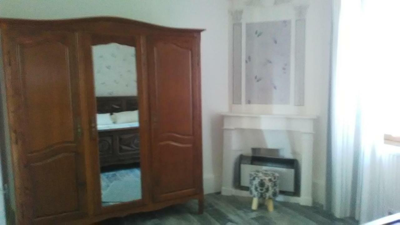 Jolie Maison De Potier Deux Rivieres Bagian luar foto