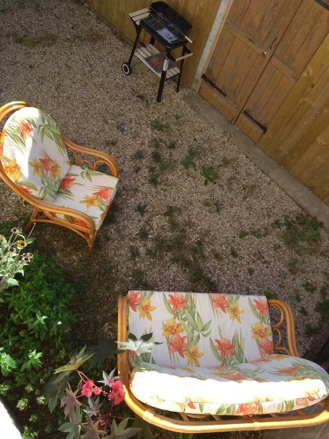 Jolie Maison De Potier Deux Rivieres Bagian luar foto